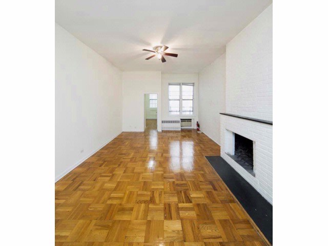 Building Photo - 21 W 70th St