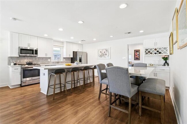 Foto del edificio - 940 Florida Blvd