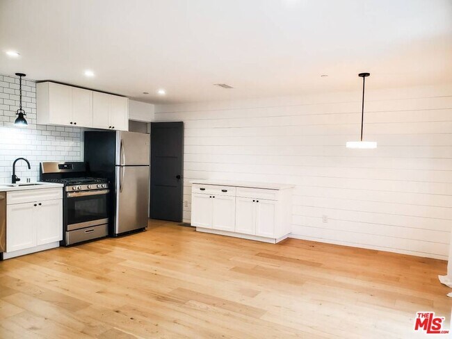 Foto del edificio - 11221 Hannum Ave