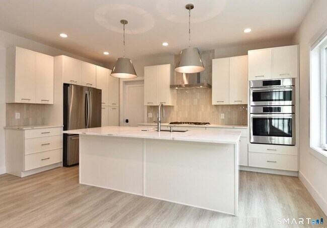 Foto del edificio - 40 Fullin Rd