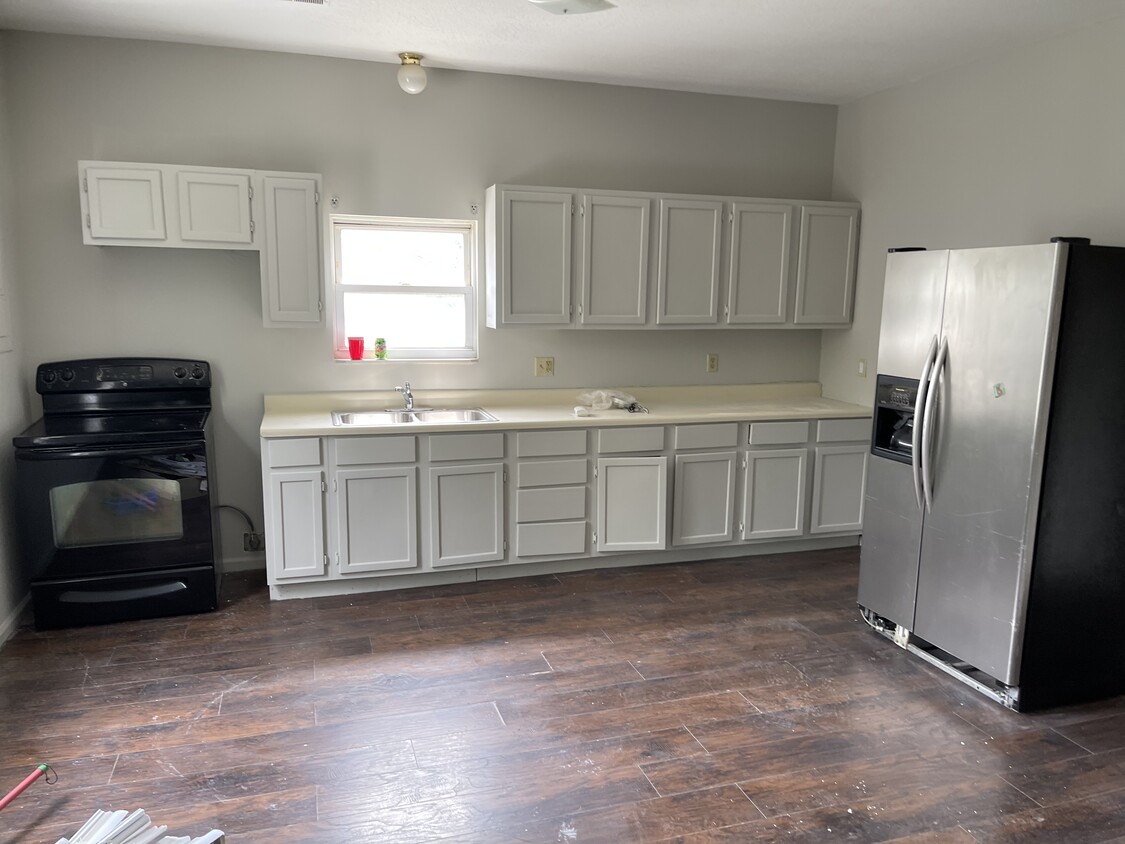 614 Spring St, Alton, IL 62002 Townhome Rentals in Alton IL