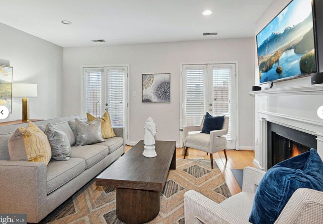 Foto del edificio - 1654 Beekman Pl NW