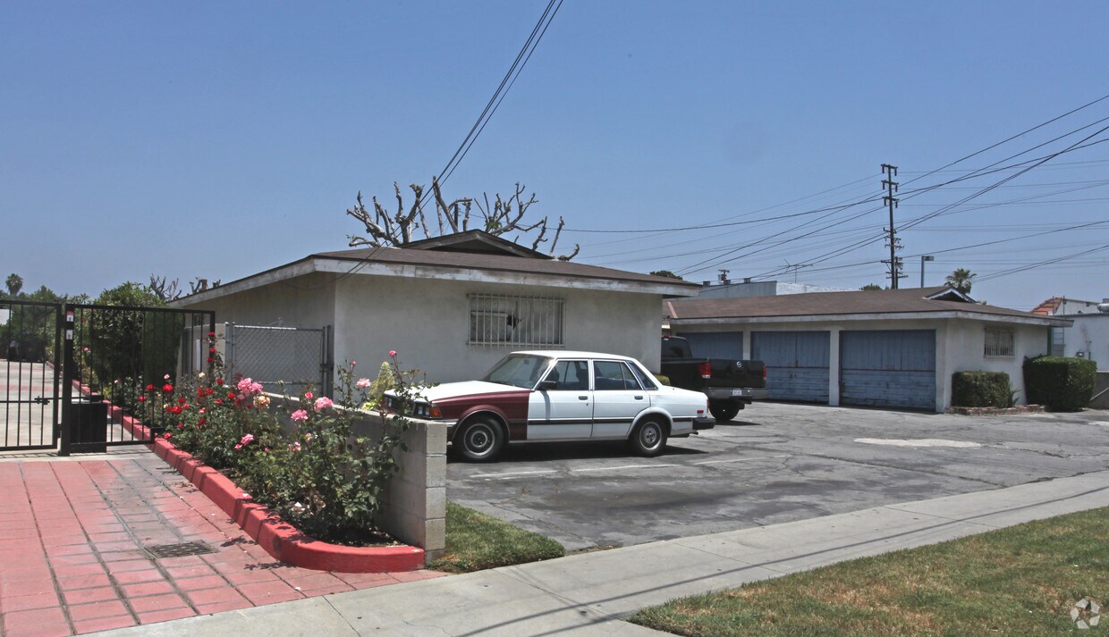 Building Photo - 11553 Forest Grove St