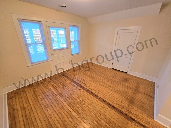 Foto del edificio - 1313 73rd St