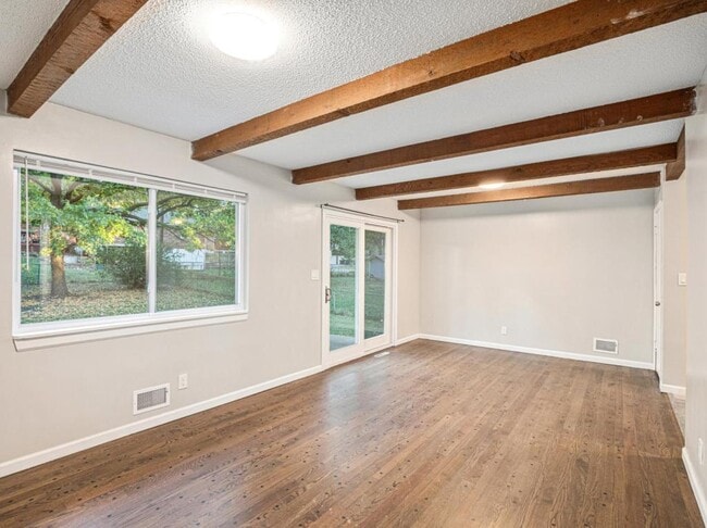 Building Photo - 1008 SW 14th St Terrace