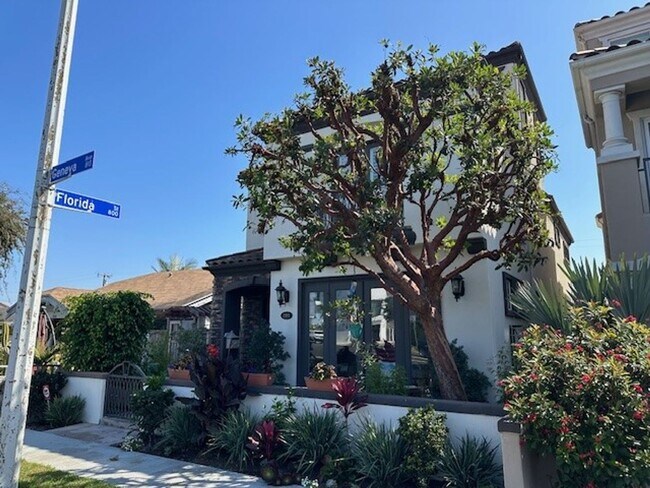Foto del edificio - 4 Bedroom 4 Bath 3 Story Home,