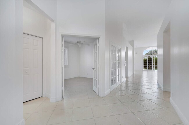 Foto del edificio - 5334 Osprey St