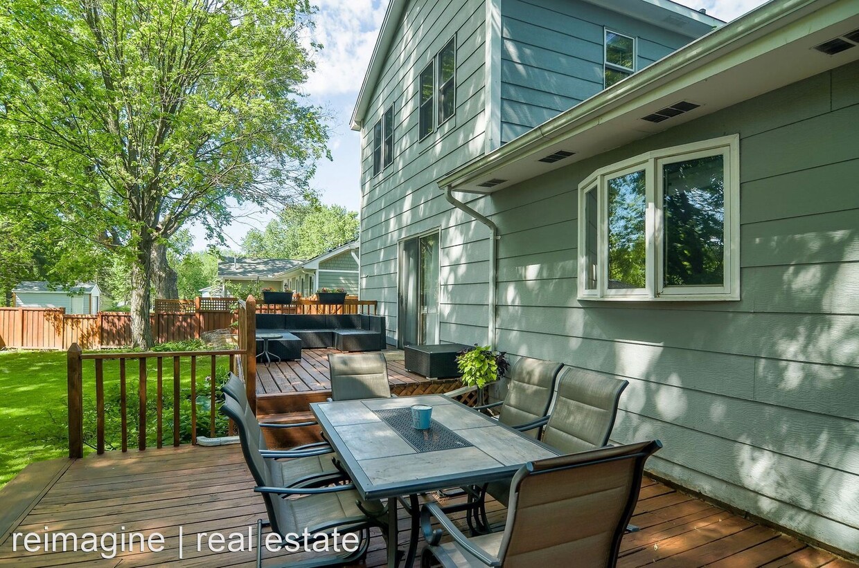 Primary Photo - 3 br, 3 bath House - 16025 Gleason Lake Road
