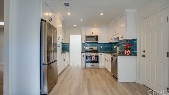 Building Photo - 8601 San Romolo Way