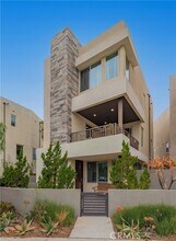 Building Photo - 111 Bosque