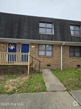 Building Photo - 102 Cedar Ct
