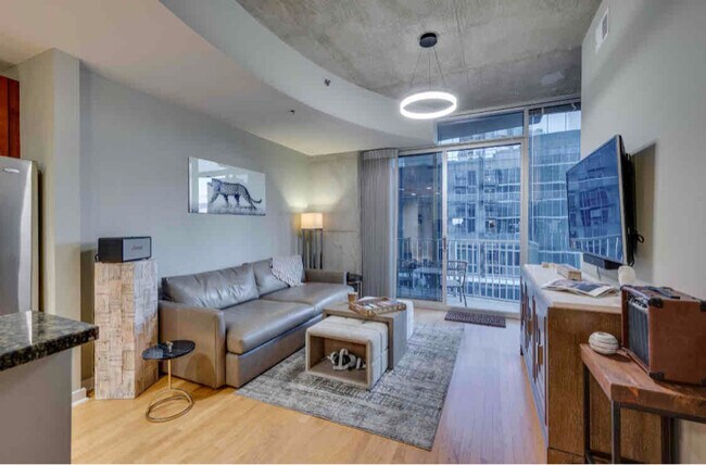 Building Photo - 301 Demonbreun St