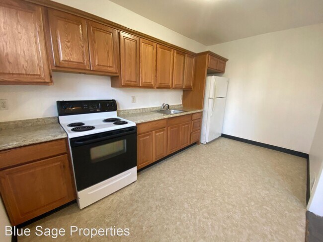 Foto del edificio - 3 br, 1 bath House - 6 Spruce St