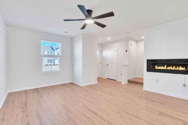 Foto del edificio - Modern 3BR, 2.5BA Townhouse in Walnut Hill Townes in Greer! $1800/mo rent***