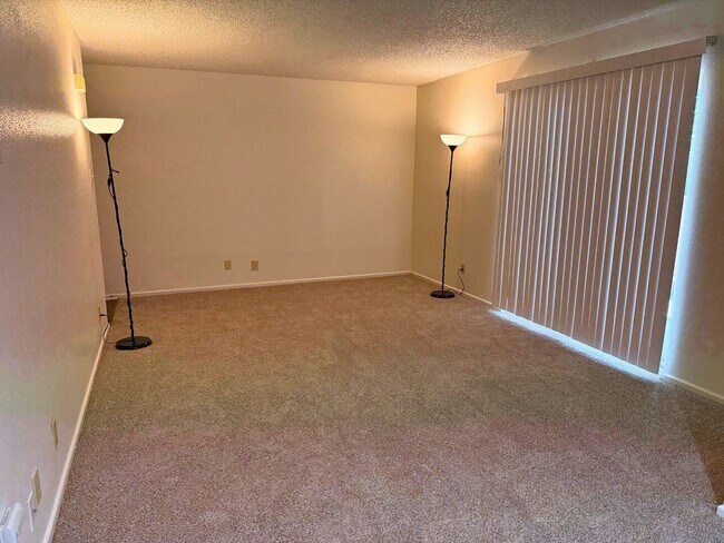 Foto del edificio - Move-In Special.  ½ off the first full month's rent with a 12 month lease