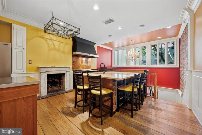 Building Photo - 535 Delancey St