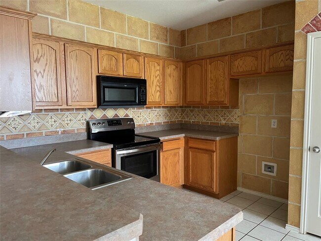 Building Photo - 1709 Cambridge Dr