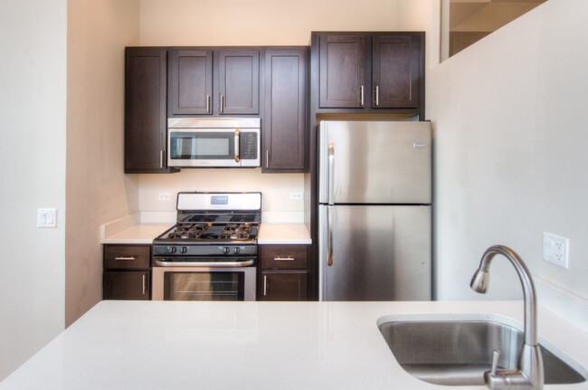 Foto del edificio - 2730 N Ashland Ave