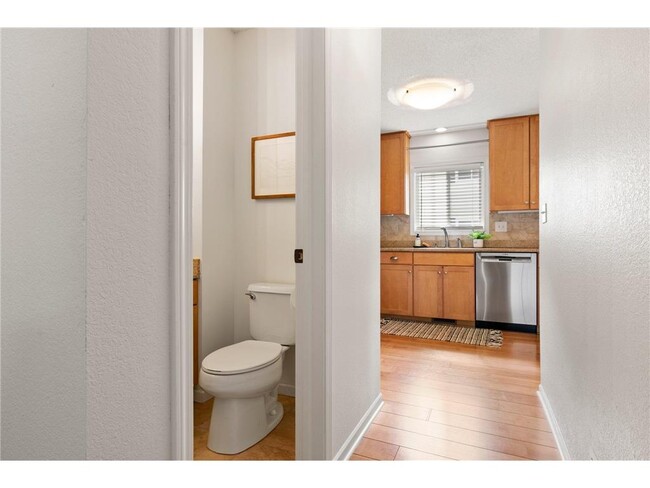 Building Photo - 6543 Regency Ln