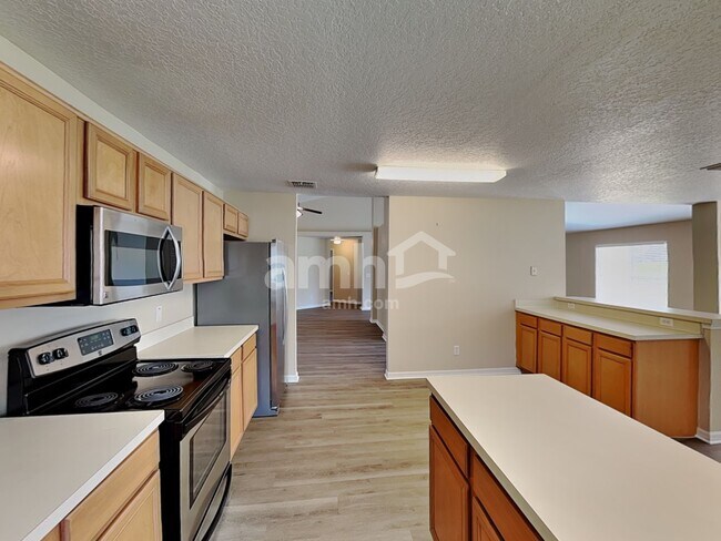 Foto del edificio - 543 Hearthglen Blvd