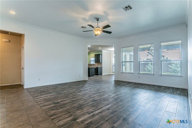 Building Photo - 167 Chering Dr