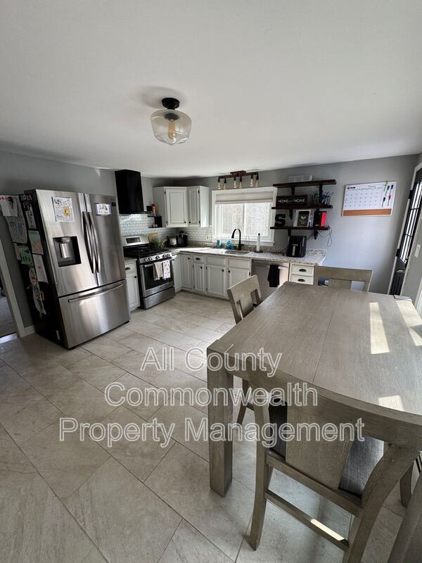 Building Photo - 26 Tiverton Ave