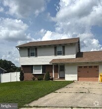 Building Photo - 625 Westphalia Dr