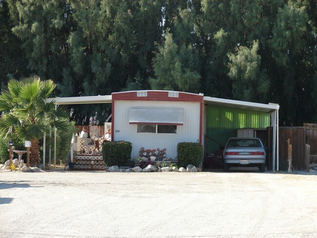 Building Photo - 14881 Palm Dr