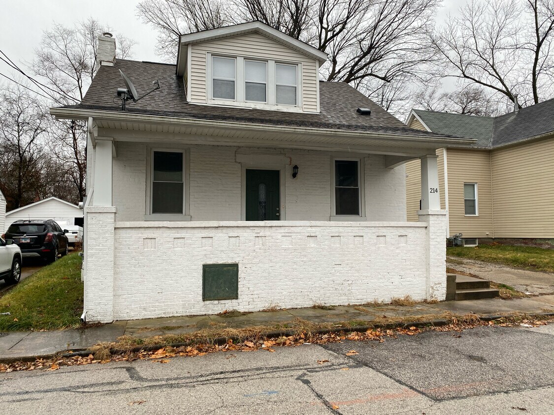 214 N 12th St, Belleville, IL 62220 House Rental in Belleville, IL