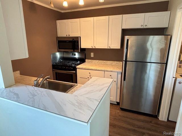 Building Photo - 28302 Raleigh Crescent Dr