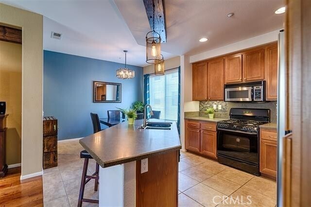 Foto del edificio - 848 Almond Rd