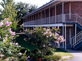 Primary Photo - Oliver North Apartments