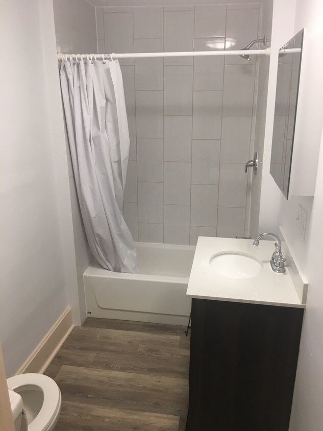 Foto del edificio - 2406 Glenmawr Avenue