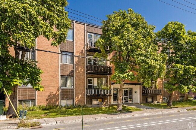 Building Photo - 5305 Av Walkley