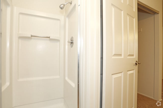 2BR,2BA-950SQ - Greentree Terrace Apartments
