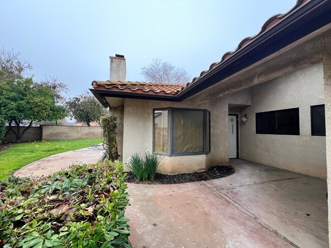 Foto del edificio - COMING SOON- Beautiful 3-bedroom Home for rent- West Side