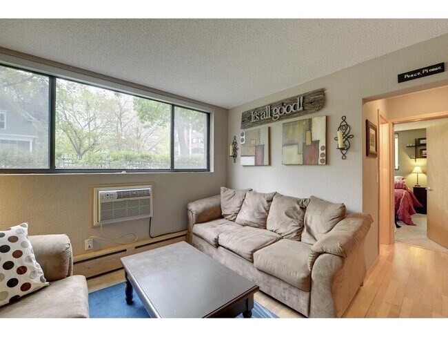 Foto del edificio - 2530 1st Ave S