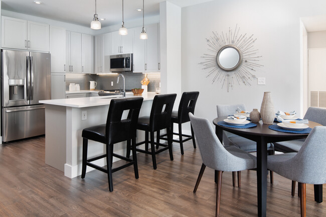 Cocina y comedor - Avalon Sudbury