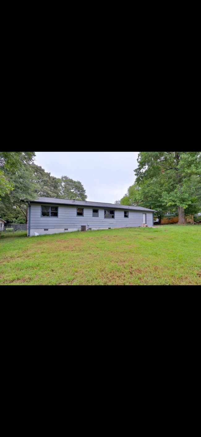 Building Photo - 626 Lee Byrd Rd