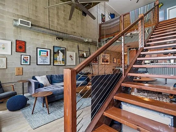 Building Photo - 2001 E 2nd Ave