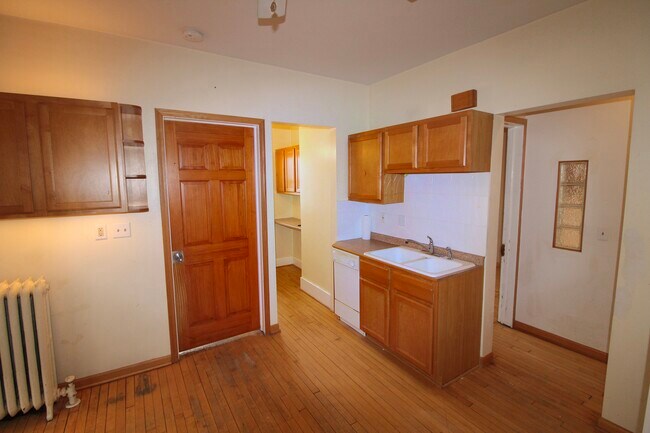 Foto del edificio - 2927 N Newhall St
