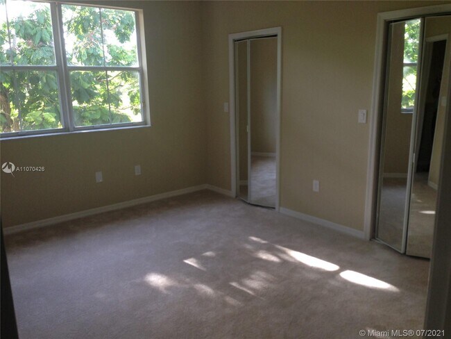 Building Photo - 12376 SW 126th Ave