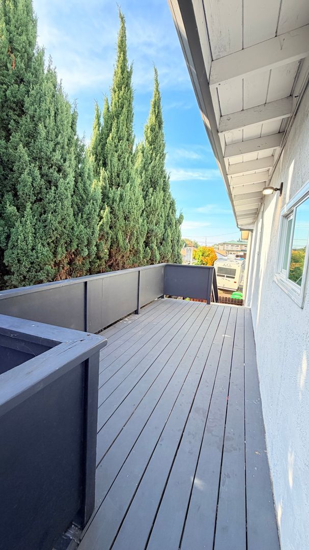 Foto del edificio - 14723 Martell Ave