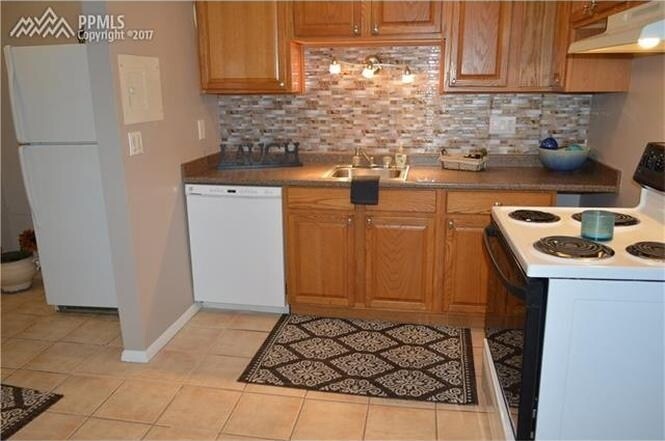 Foto principal - 5042 El Camino Dr