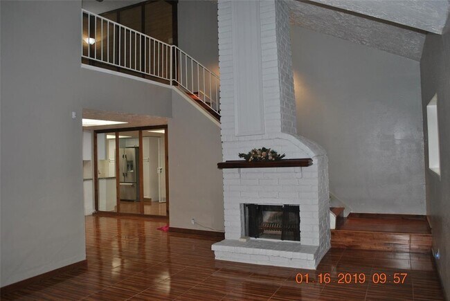 Building Photo - 6655 Westwick Dr