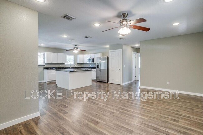 Foto del edificio - 3524 South Dr