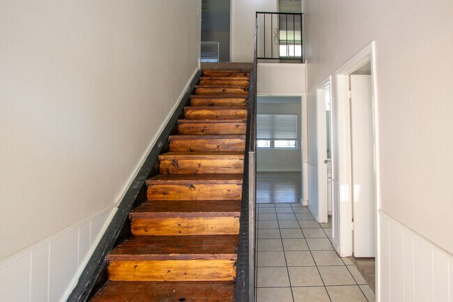Foto del edificio - MORE SPACE. MORE CONVENIENCE. A GREAT CENTRAL MOORE LOCATION.