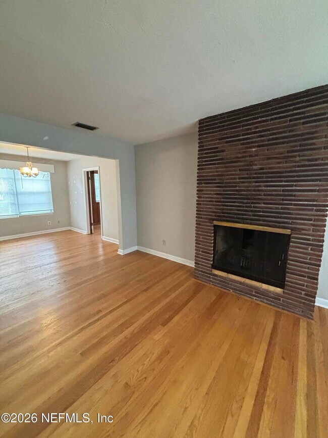 Foto del edificio - 6340 Colgate Rd