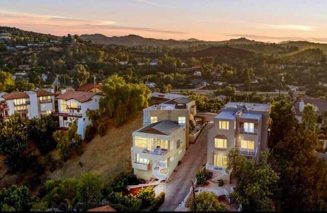 Building Photo - 4420 San Blas Ave