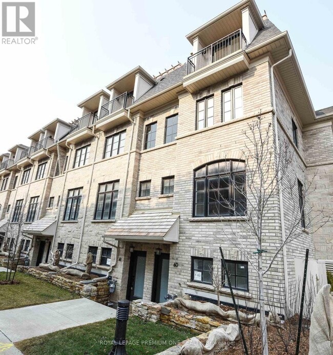 Building Photo - 40-40 Lunar Cres